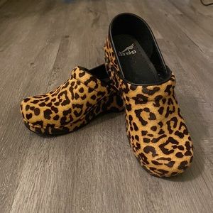 DANSKO PROFESSIONAL LEOPARD PRINT (NWOT)
